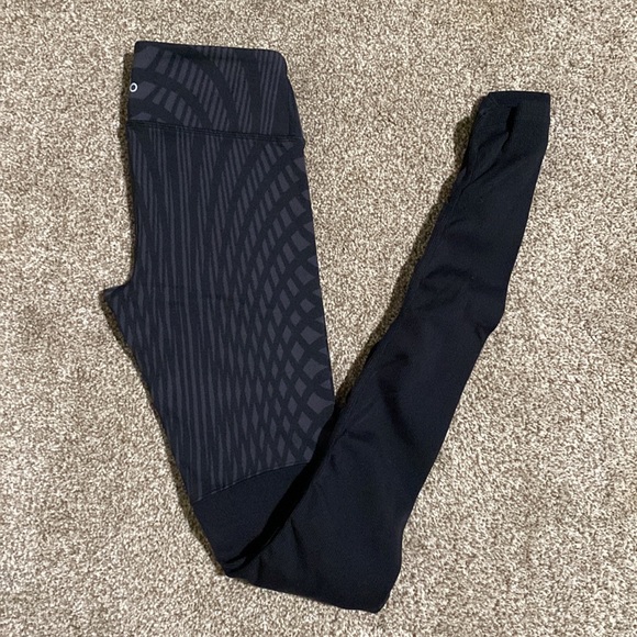 Alo Black Arches Goddess Ribbed Leggings - Picture 6 of 9